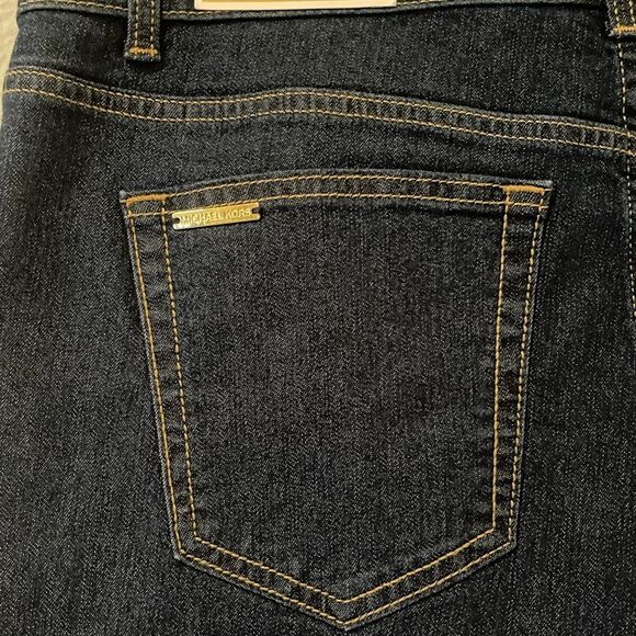 Micheal Kors Selma Bootcut Dark Blue Denim Jeans
Color: Indigo Size: 14 - Picture 6 of 11